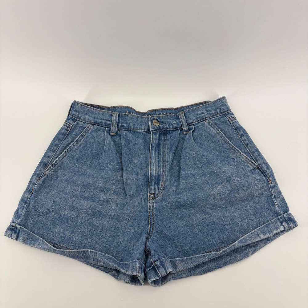 American Eagle Womens 8 Blue Denim Mom Shorts Pleated High Rise Acid Wash